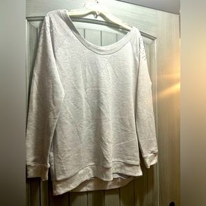 Woman’s XL sweatshirt